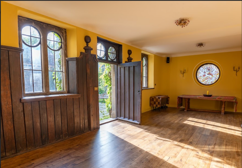 Satsang in Glastonbury Satsang in Glastonbury